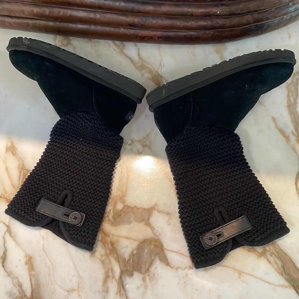 UGG boots. Black size 8